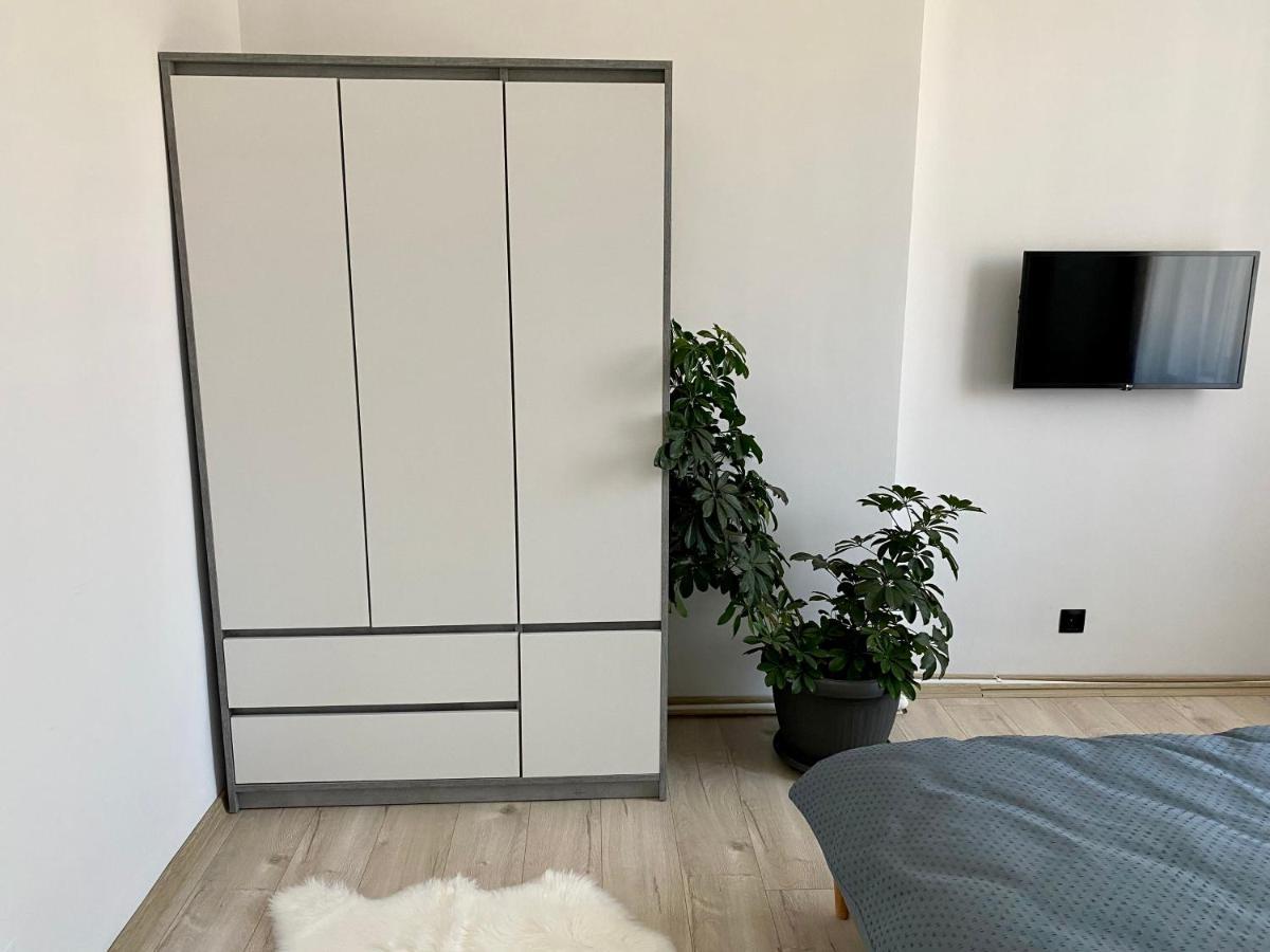 Dani'S Home Away From Home Oradea Exterior foto